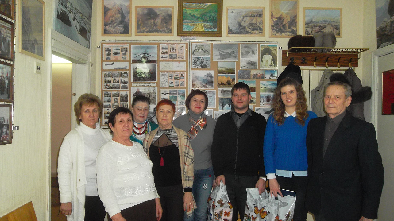 В избирательном округе № 27 состоялось чествование именинников