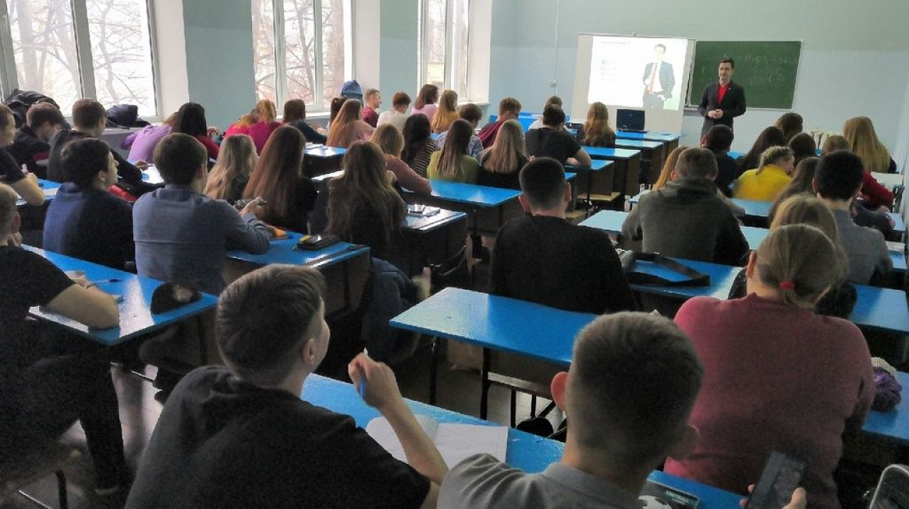 Молодежь Западного округа приняла участие в бизнес-тренингах