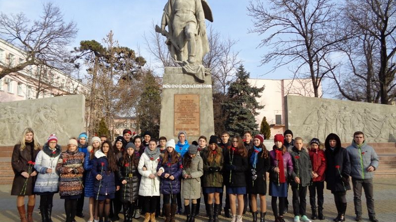 В школах Центрального округа впервые почтили память неизвестного солдата