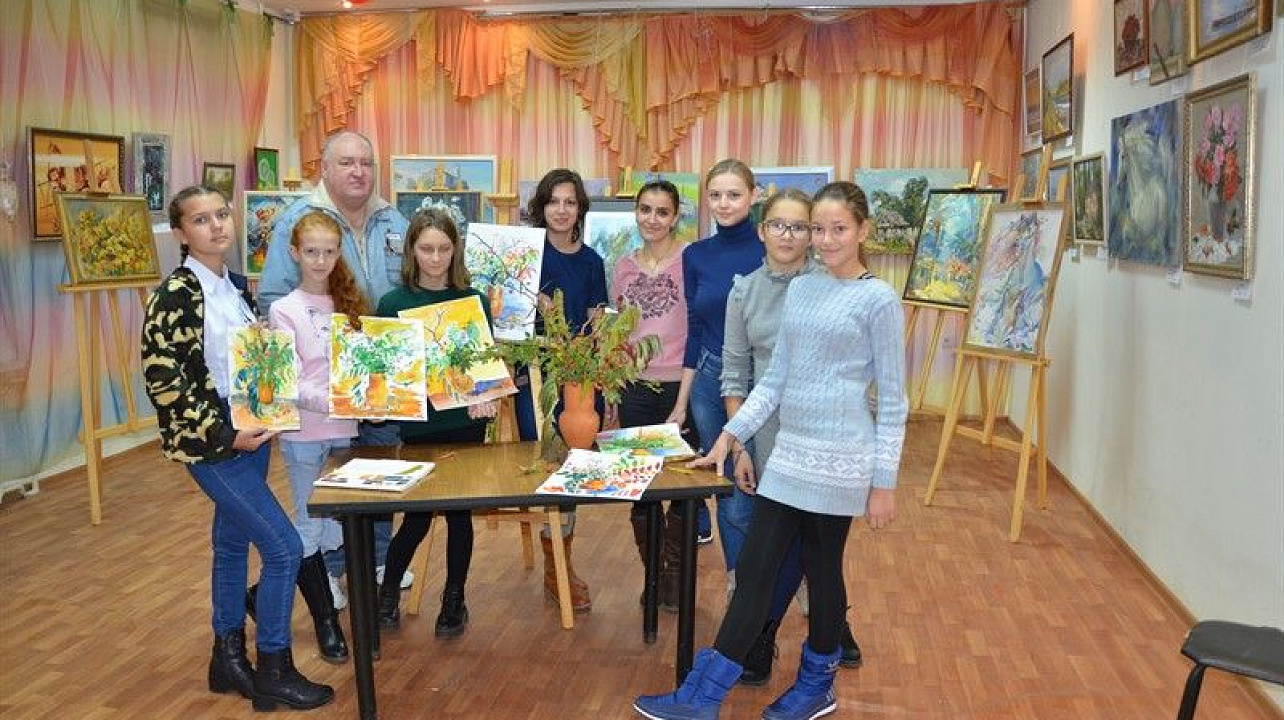 Творческие мастер-классы для краснодарских школьников прошли в Краснодарском центре имени Николая Котлярова.jpg