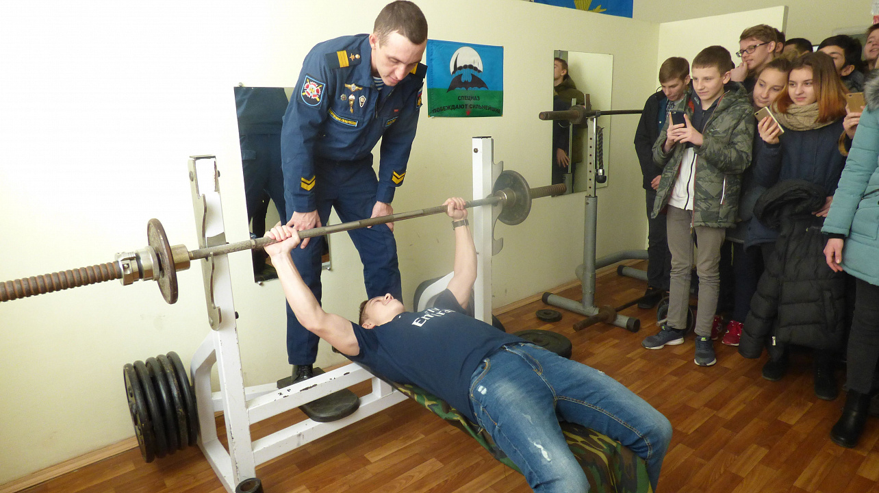 Ученики школы № 60 посетили воинскую часть