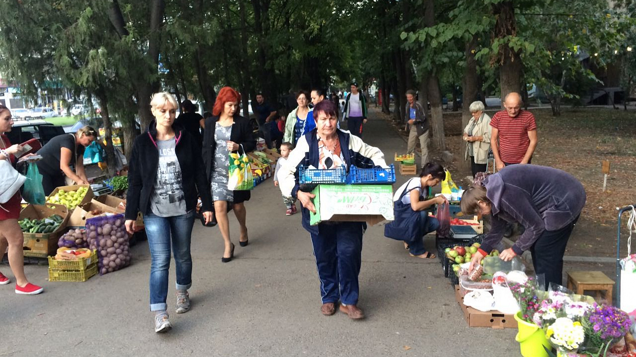 В Западном округе продолжается борьба с несанкционированной торговлей