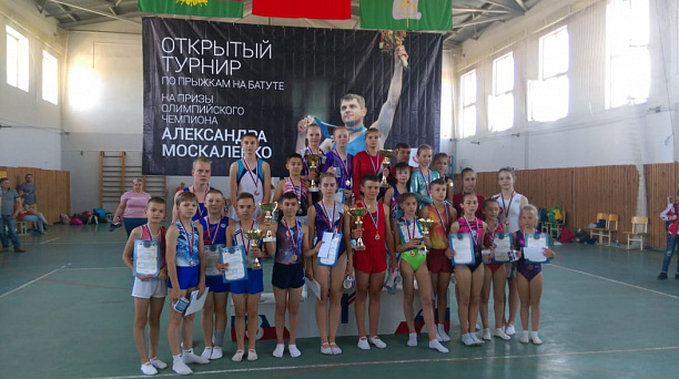 Батутисты спортивной школы олимпийского резерва № 3 завоевали 9 медалей в открытом первенстве Краснодарского края