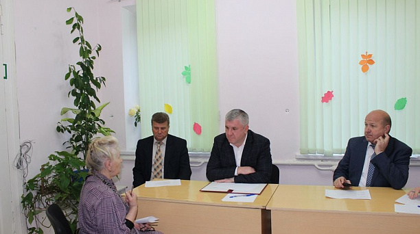 Глава Западного округа провел прием граждан