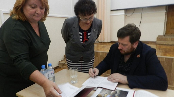 В библиотеке им. Н. А. Некрасова Западного округа состоялся большой «исторический» разговор