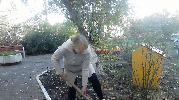 Жители Западного округа вышли на субботник