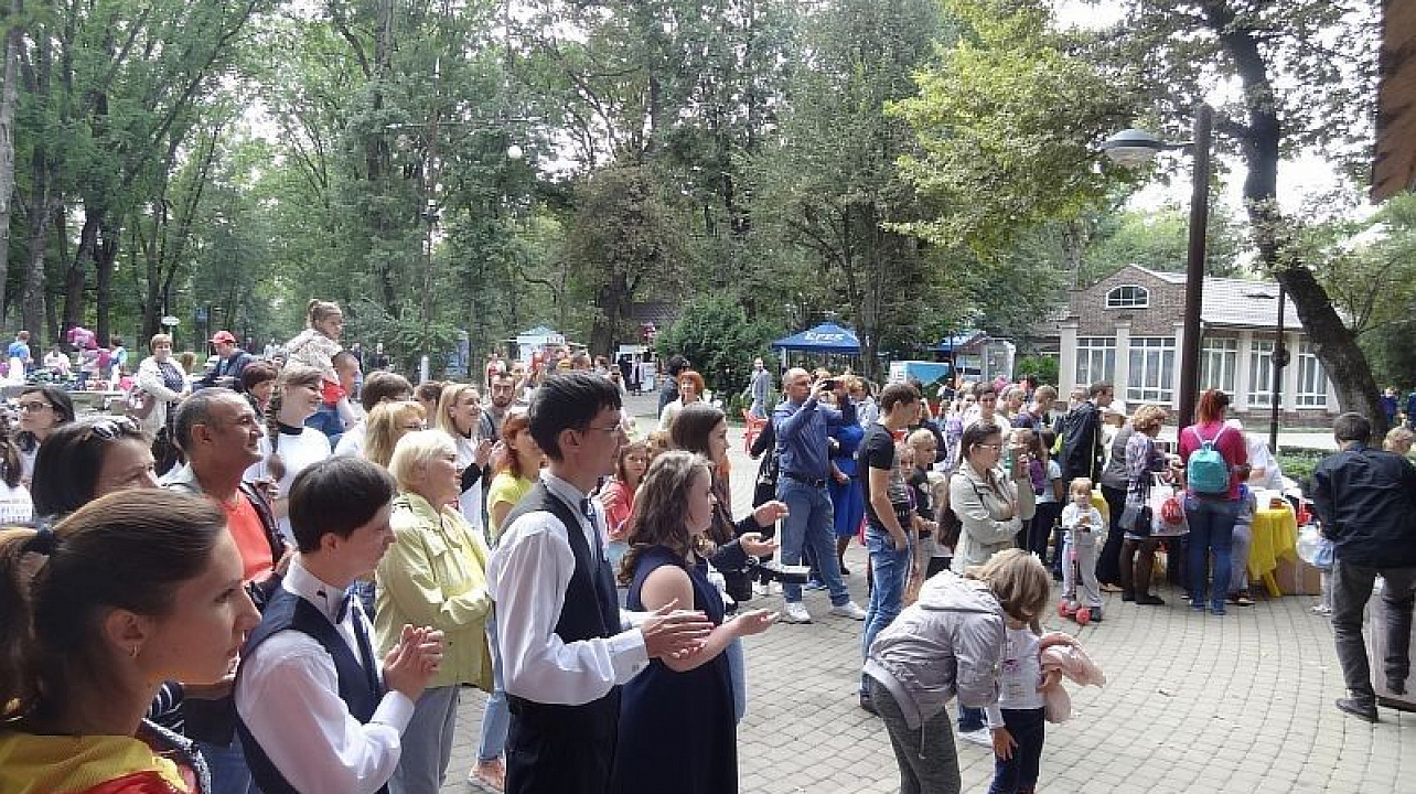 30 сентября в Краснодаре прошел Инклюзивный фестиваль творчества «Всё в твоих руках!».jpg