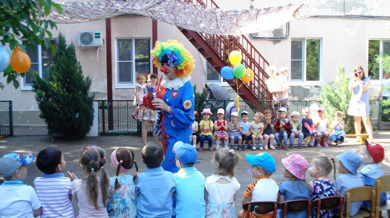 В детском саду Западного округа педагоги организовали праздник для своих воспитанников