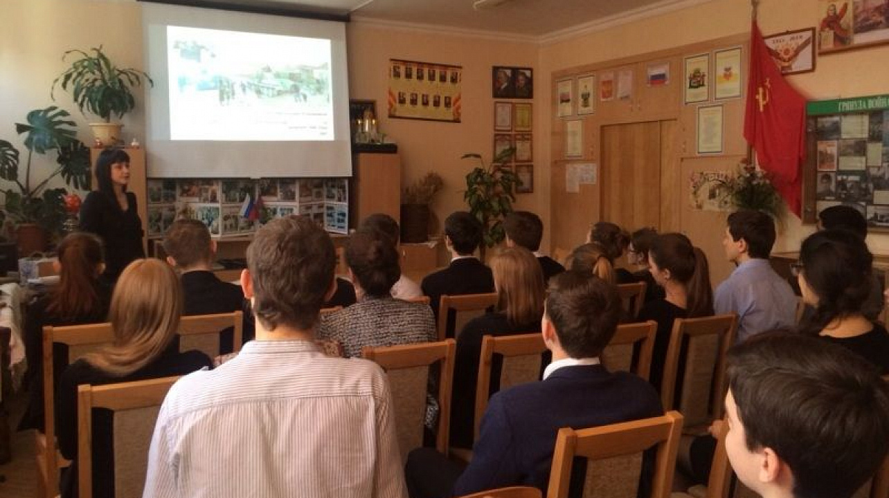 Учащиеся гимназии № 3 побывали на музейной выставке «Великая Отечественная война в граните»