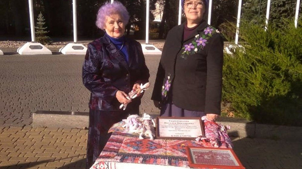 В День народного единства творческие коллективы  Дома культуры Западного округа подарили  краснодарцам  концерты и шоу-программы