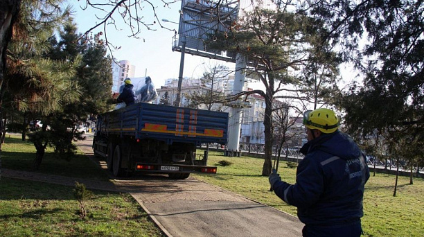 Новая жизнь Ильича: обновленный памятник «Ленин говорит с матросом» установили в центре Краснодара