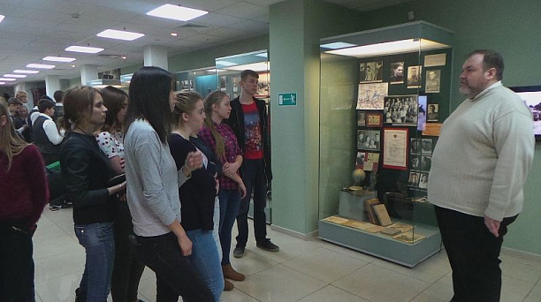 Студенты Кубанского государственного технологического университета побывали на выставке в музее-заповеднике им. Е.Д. Фелицына