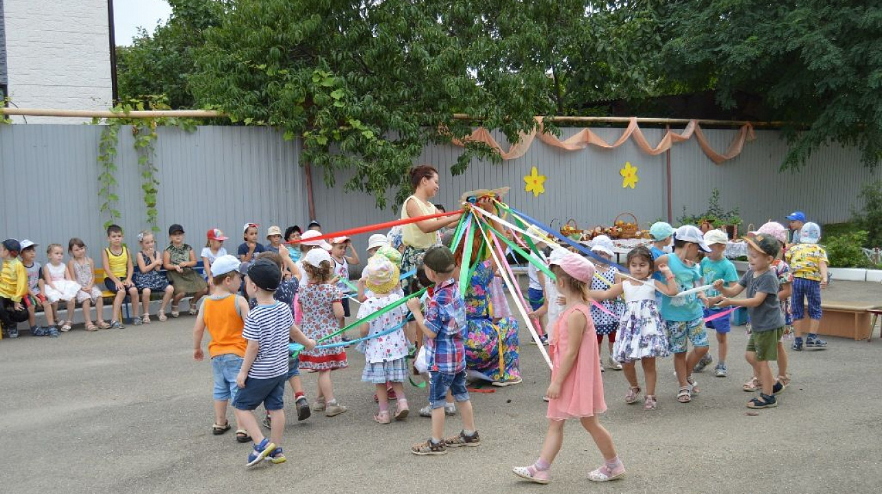 В детских садах Западного округа отметили Яблочный спас