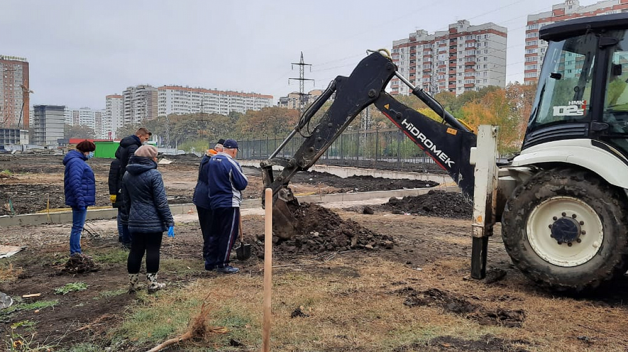 21 ноября Калининский совет ветеранов принял участие в высадке деревьев.jpeg