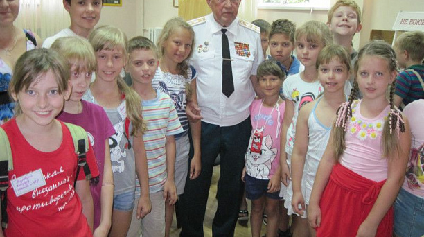 Школьники Центрального округа приняли участие в мероприятии, посвященном Дню памяти и скорби