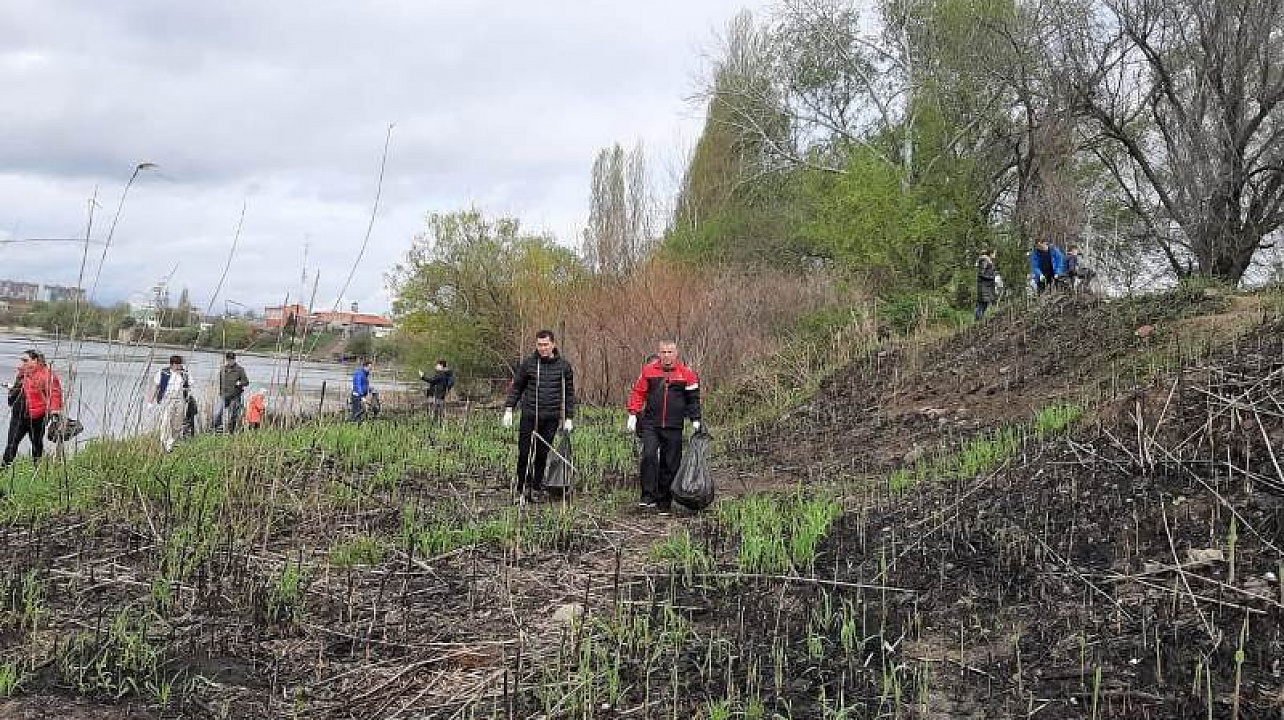 Жители Центрального округа приняли участие во Всекубанском субботнике