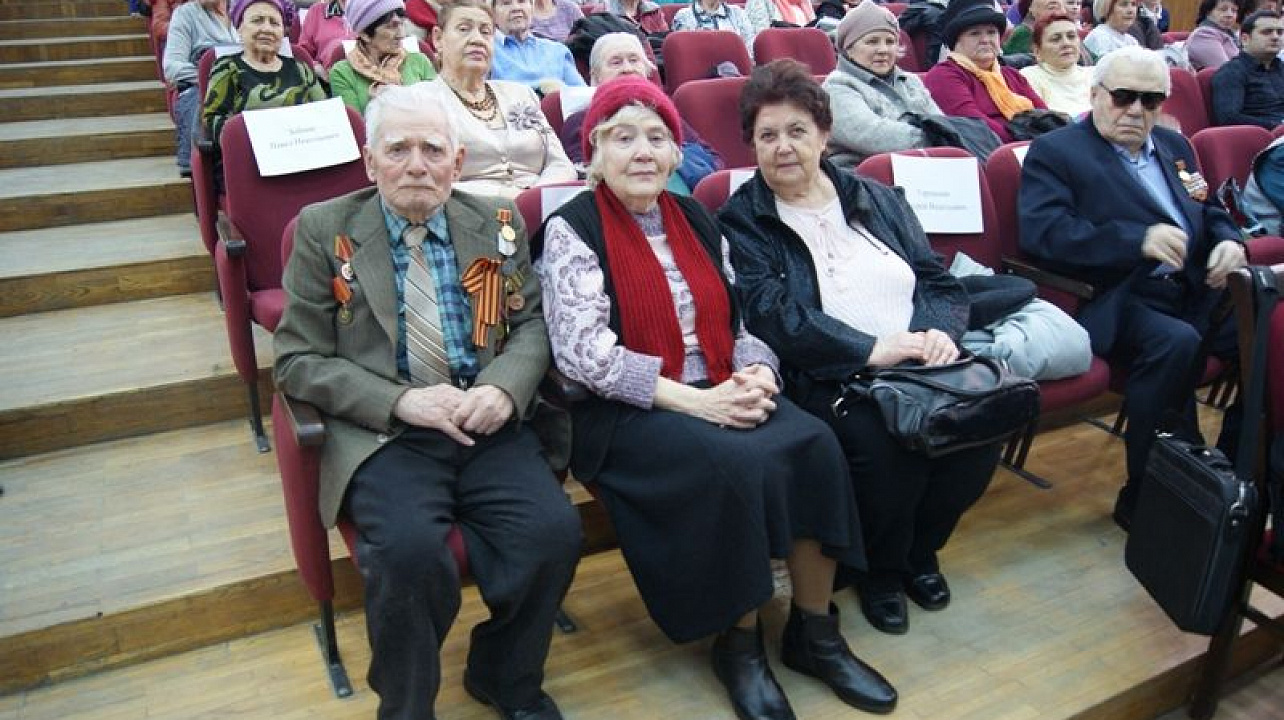 В администрации Западного округа  вручили  медали ко Дню Победы