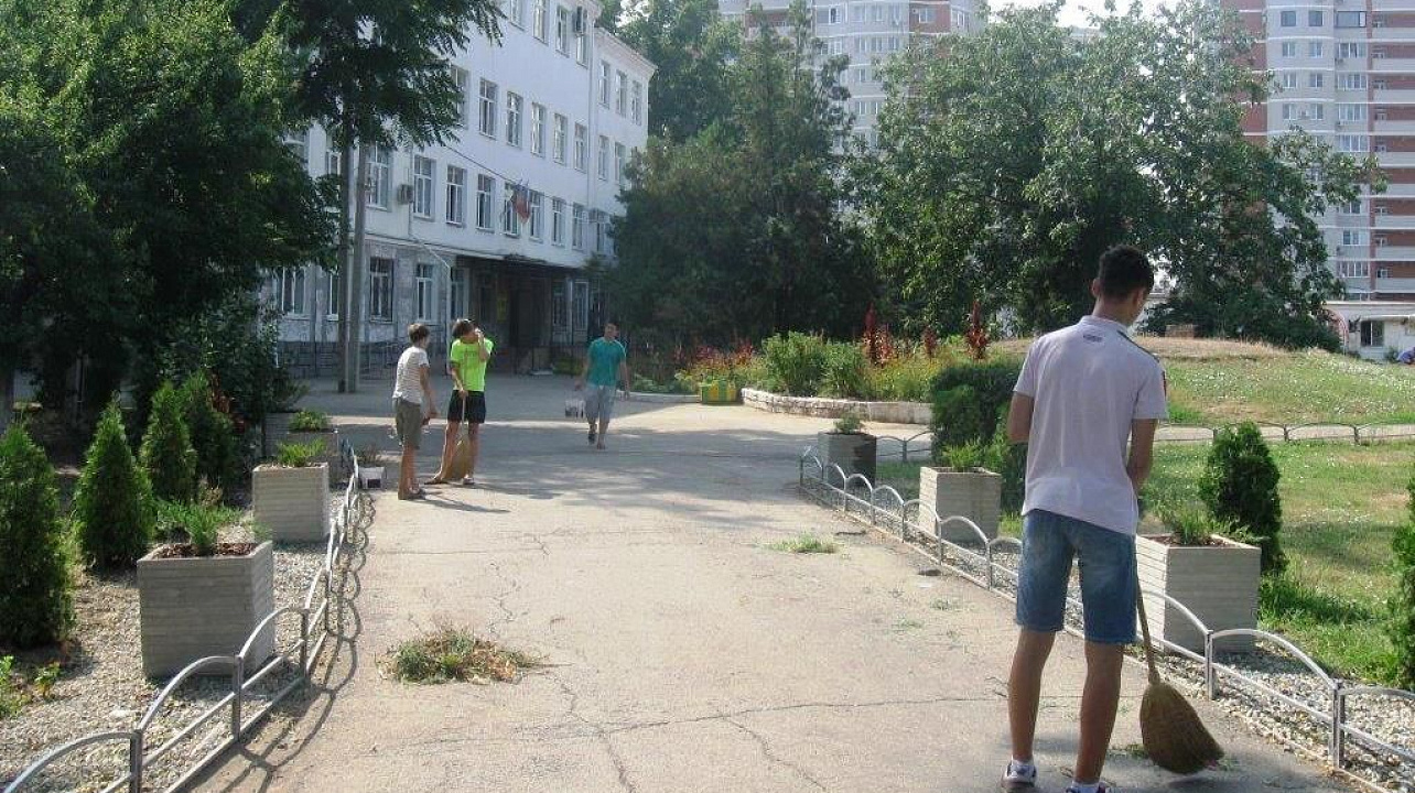 Образовательные учреждения Западного округа готовятся к 1 сентября