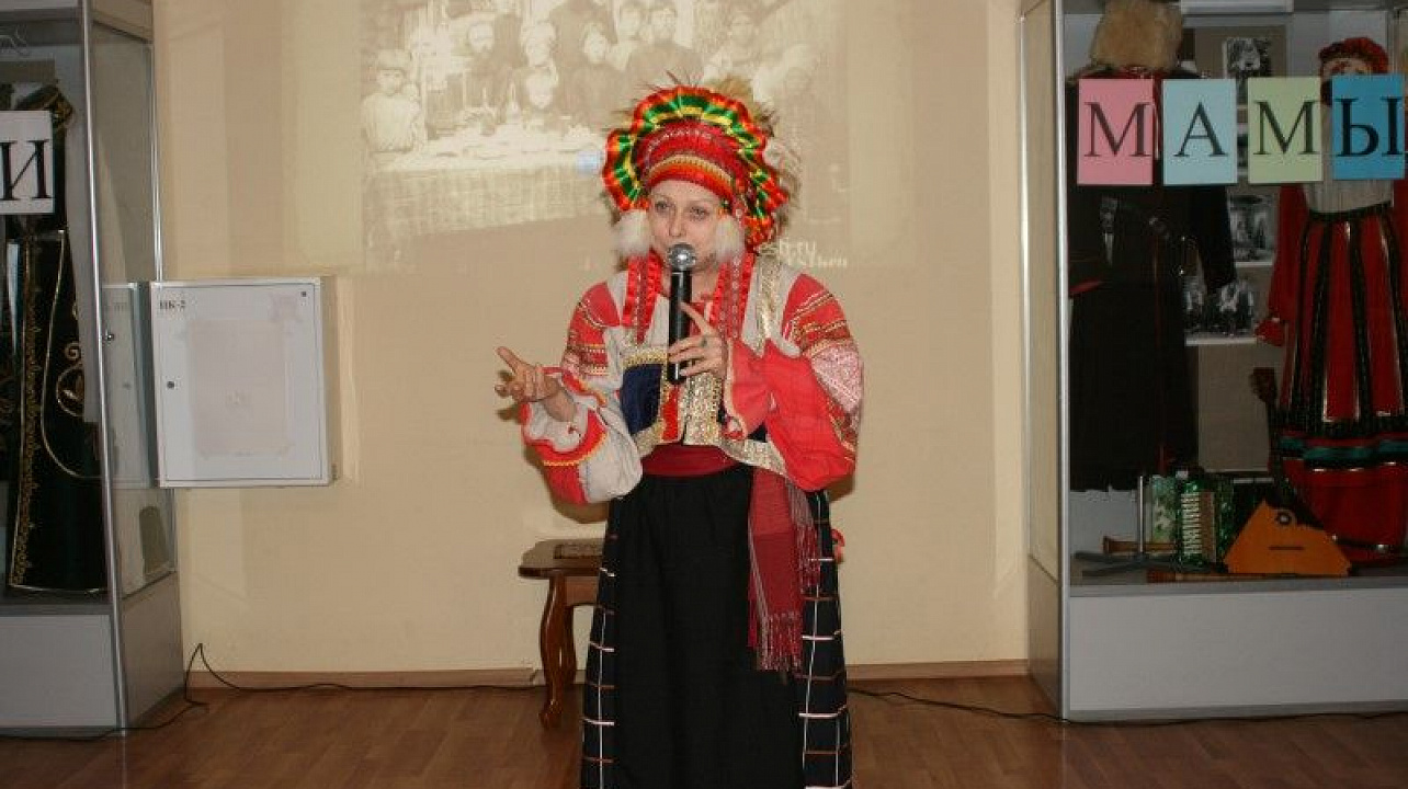 Представители национально-культурных объединений приняли участие в заседании «круглого стола», посвящённого Дню матери (3).JPG