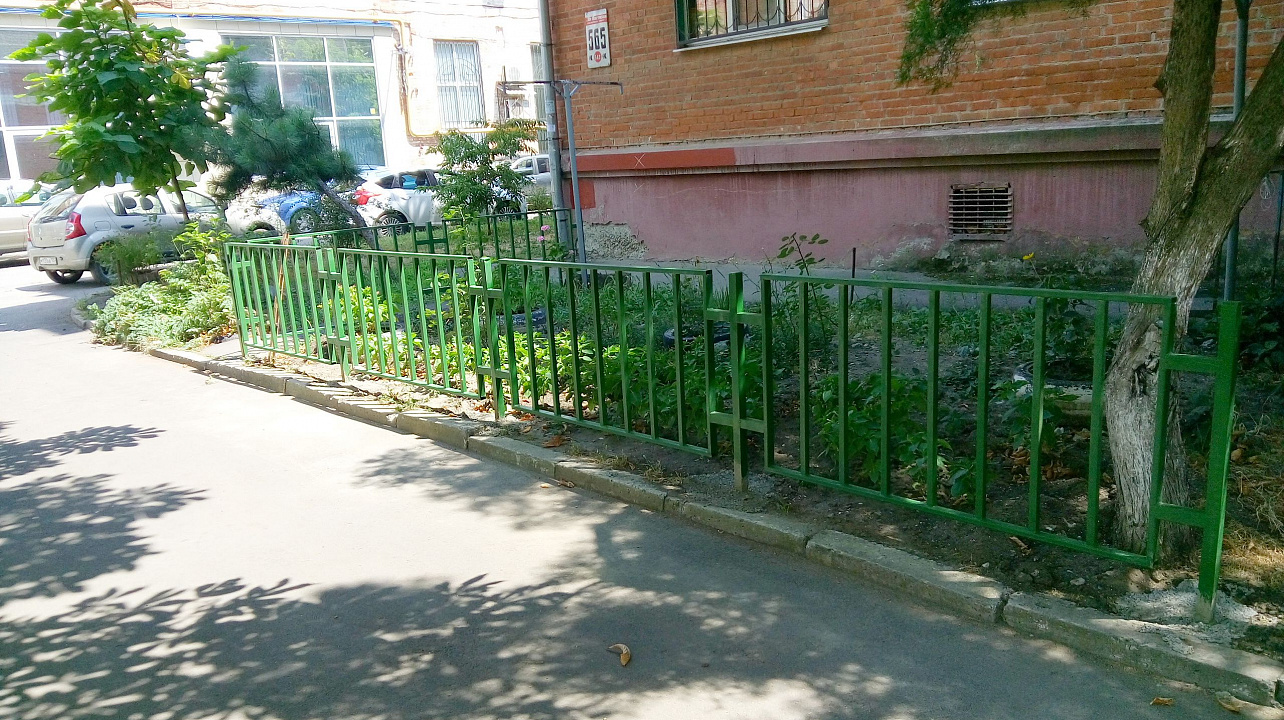 В Западном округе продолжается выполнение наказов избирателей