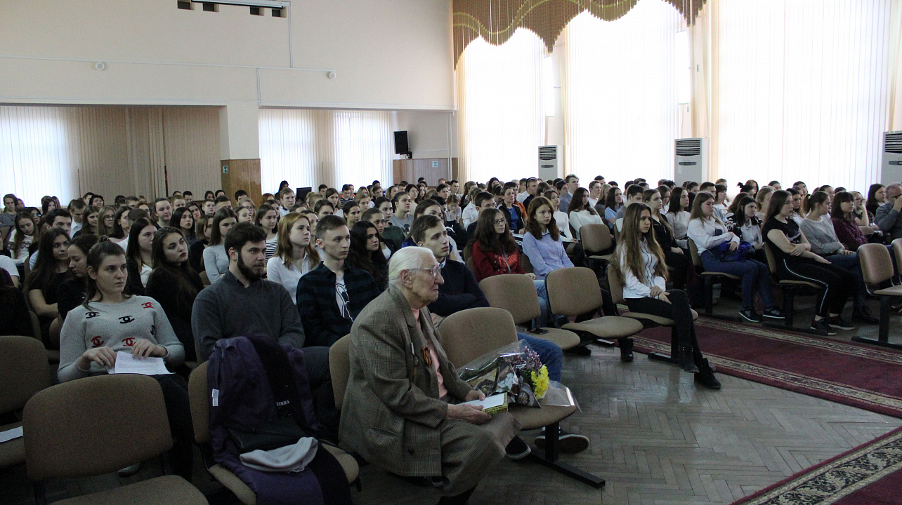 В краснодарском торгово-экономическом колледже прошел единый урок мужества
