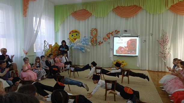 В детских садах Центрального округа прошли праздничные мероприятия, посвященные Международному женскому дню