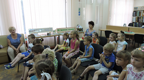 В Западном округе провели литературную викторину