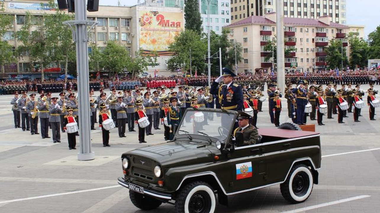 Ветераны Центрального округа приняли участие в военном параде