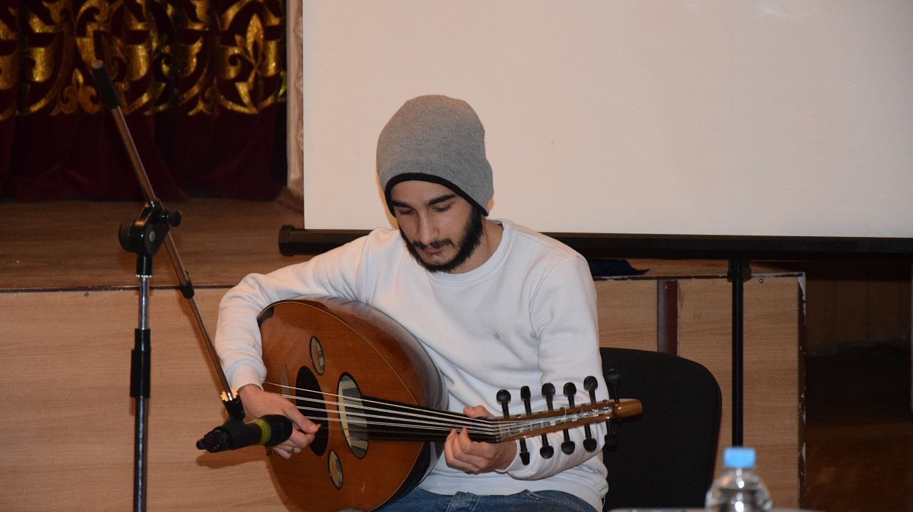 В заседании круглого стола, посвященного празднованию Международного дня родного языка (7).JPG