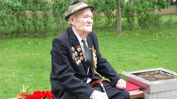 «Знамя Победы вижу вновь, в мои 90 лет..»