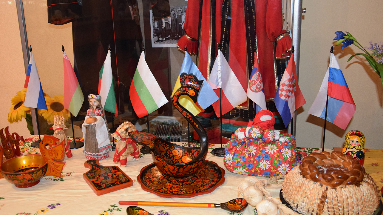 Организации Центра национальных культур отметили День дружбы и единения славян (2).JPG