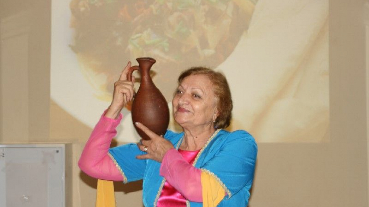 Представители национально-культурных объединений приняли участие в заседании «круглого стола», посвящённого Дню матери (6).JPG