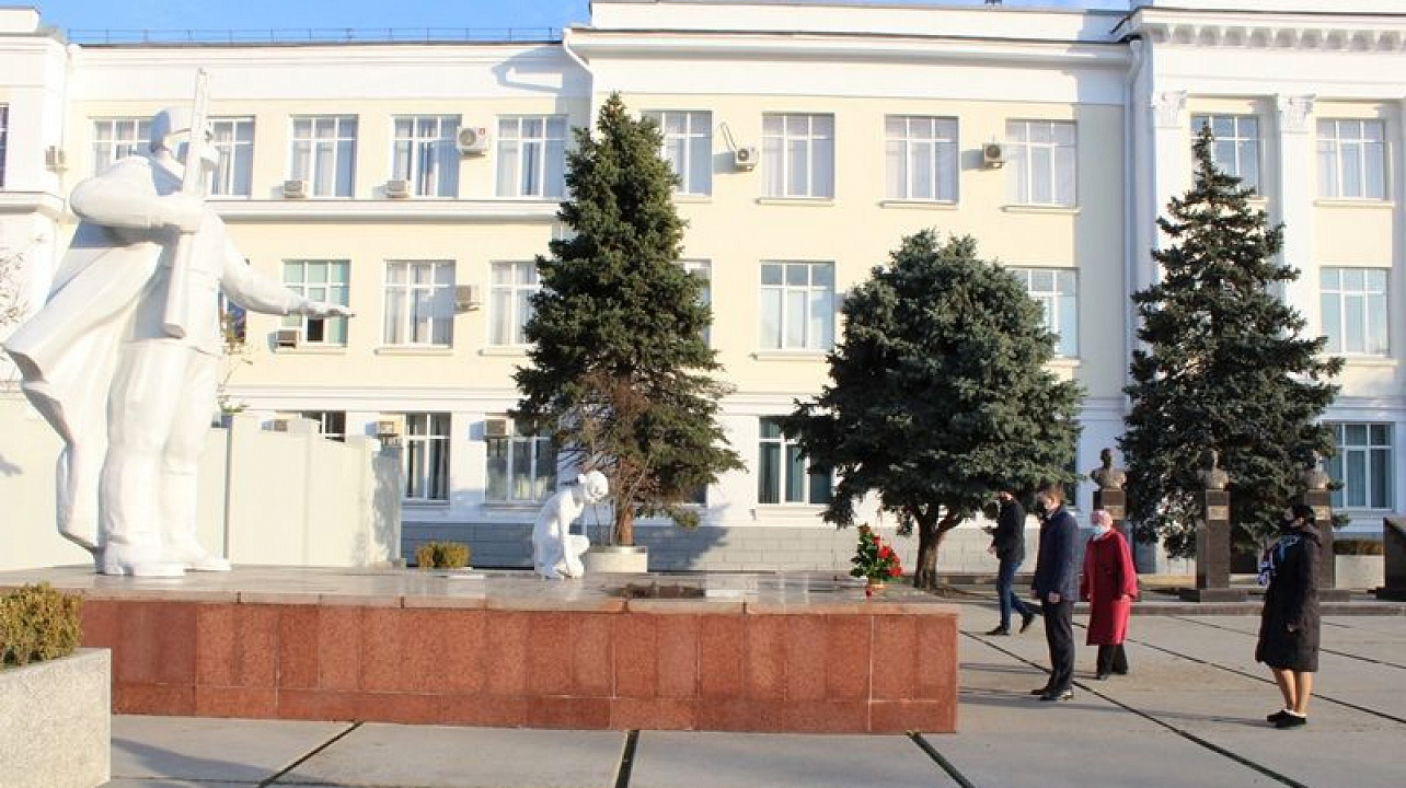 В День Неизвестного солдата в Западном округе почтили память воинов-освободителей Кубани_ _.JPG