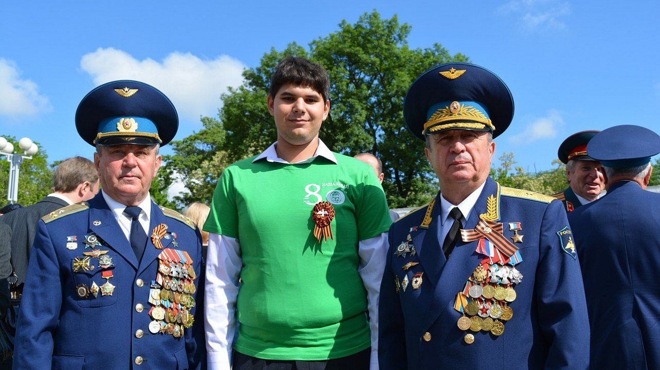 Молодежный Совет Западного округа принял участие в праздничных мероприятиях посвящённых Дню Победы