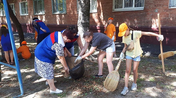 В Центральном округе прошла акция «Самый чистый двор»