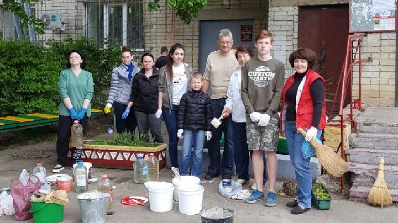 На территории Западного округа прошли субботники