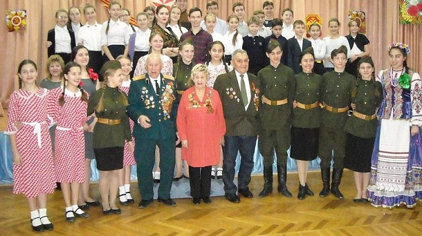 Ветераны Центрального округа посетили воспитанников дома-интерната им. В.Г. Захарченко