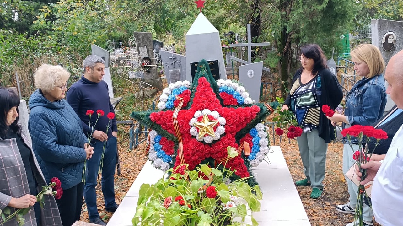 В Прикубанском округе прошли возложения цветов у памятников и захоронений освободителей Кубани к 80-ой годовщине освобождения края от немецко-фашистских захватчиков