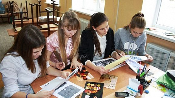 Учащиеся прикубанской школы №45 в поисках уникальных документов времен войны