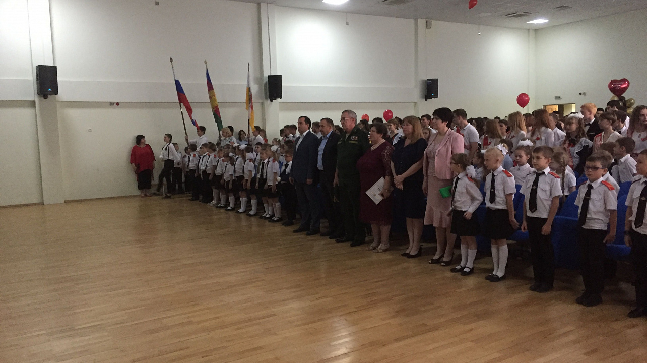 Депутат гордумы Сергей Геращенко поздравил учащихся школы №65 с окончанием учебного года