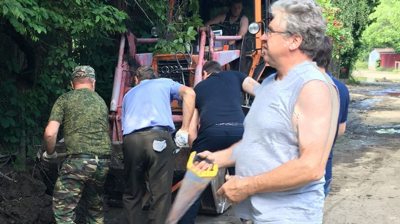 В западном округе прошли субботники