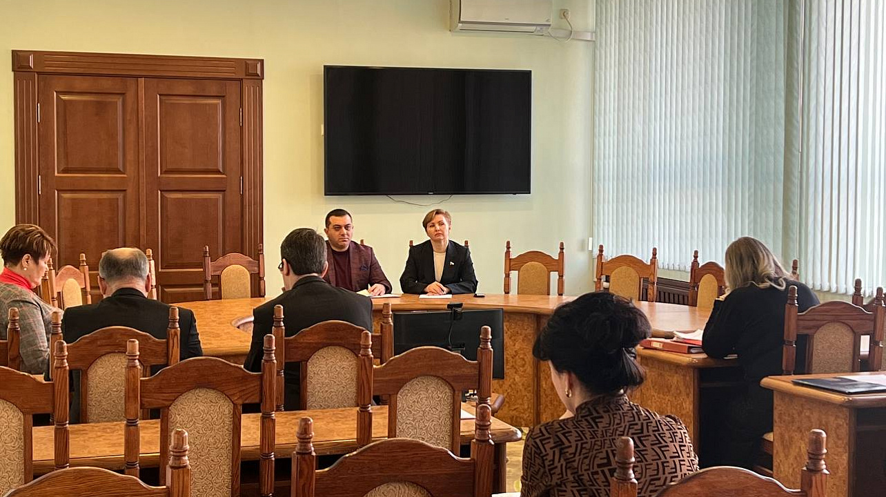 Комитеты городской Думы Краснодара продолжают изучать вопросы повестки очередного заседания