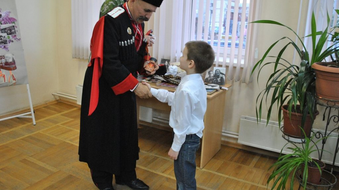 Казаки провели урок мужества