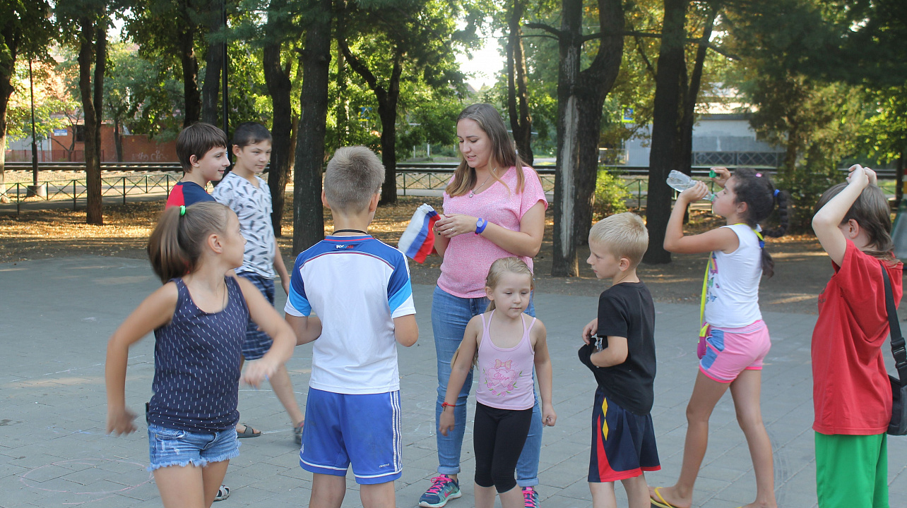 «Гордо реет над страной»