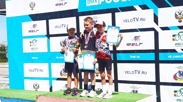 Три золота, две бронзы и серебро