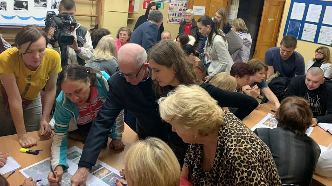 С жителями краснодарского микрорайона Гидростроителей обсудили проект благоустройства Николаевского бульвара