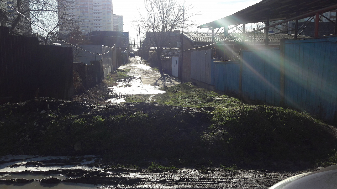 В Западном округе проводятся работы по комплексному благоустройству территории