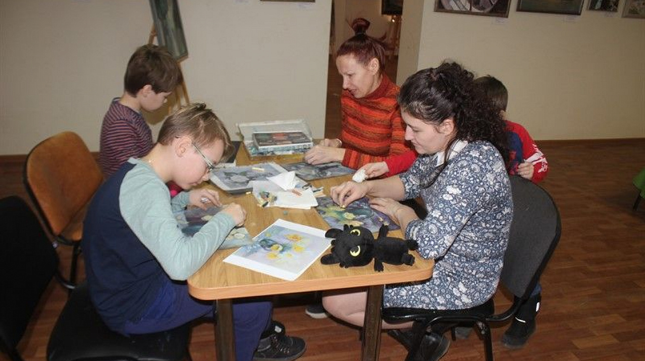 В Краснодаре продолжает работать проект «Волонтеры - детям Кубани».jpg