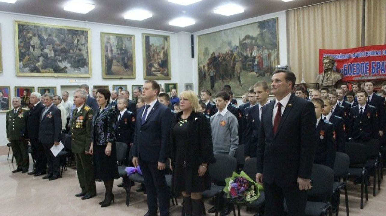 Ветераны ракетных войск и авиации принимают поздравления (4).JPG