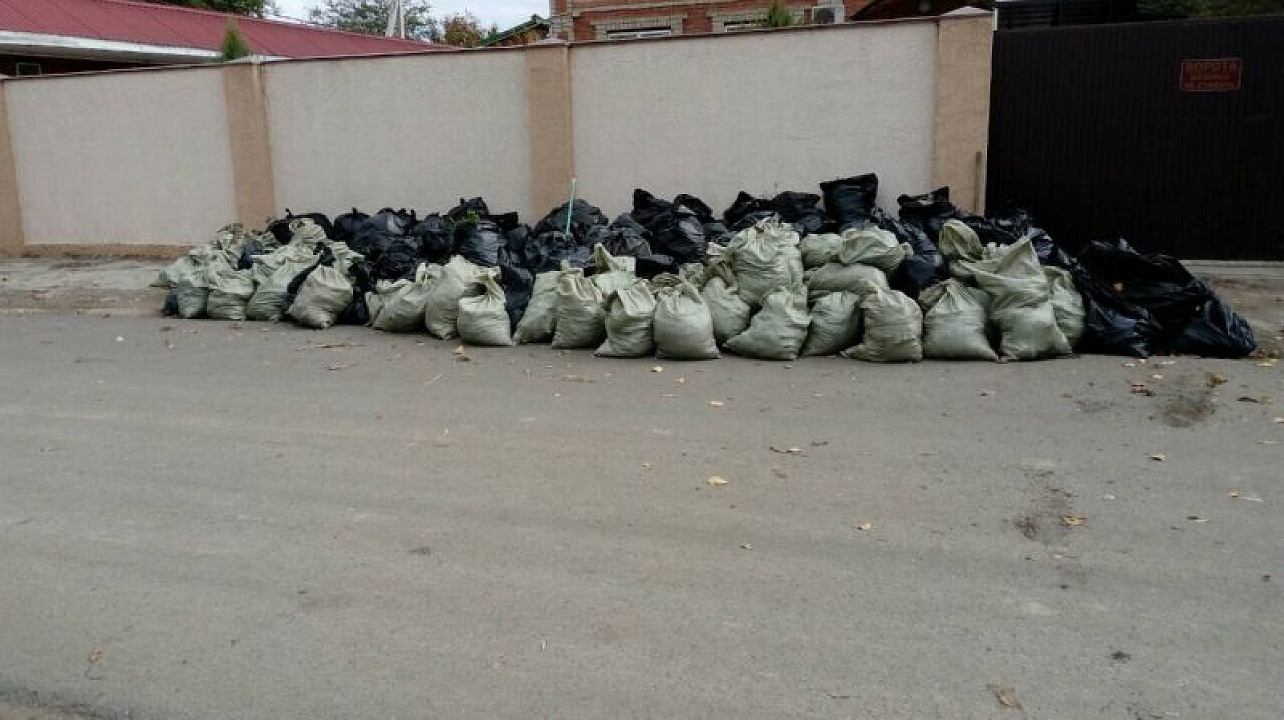 Краснодарцы провели субботник в Адыгее.jpg